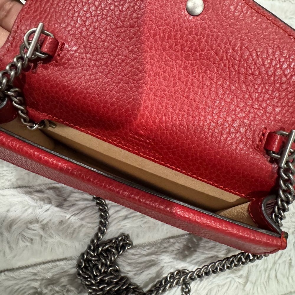 Gucci Red and Gold Leather Clutch with Horseshoe Closure - Picture 4 of 5